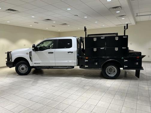 Oxford White 2024 Ford F-350 XL