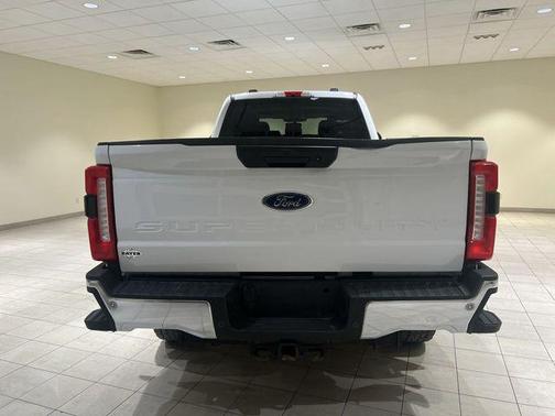 Oxford White 2024 Ford F-350 XLT