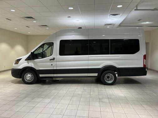 Oxford White 2026 Ford Transit-350