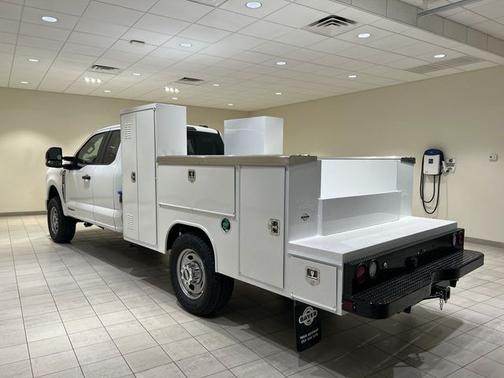 Oxford White 2026 Ford F-350 XL