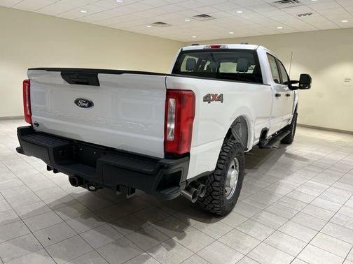 Oxford White 2026 Ford F-350