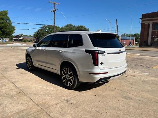 Crystal White Tricoat 2023 Cadillac XT6 Sport