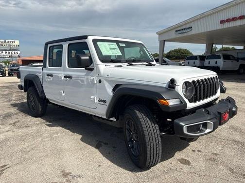 Bright White Clearcoat 2026 Jeep Gladiator Sport