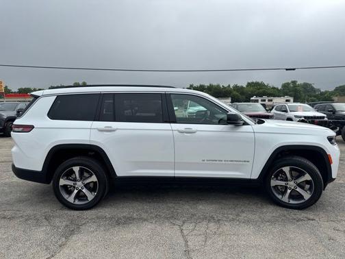 Bright White Clearcoat 2026 Jeep Grand Cherokee L Limited