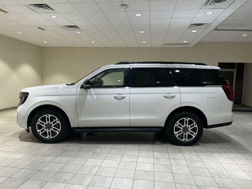 Oxford White 2025 Ford Expedition Active