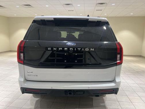 Oxford White 2025 Ford Expedition Active