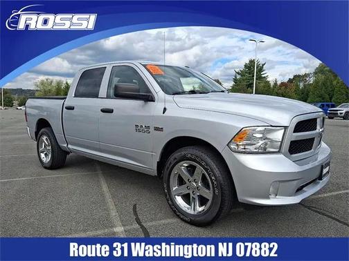 2017 RAM 1500 Express Crew Cab 4x4 57' Box