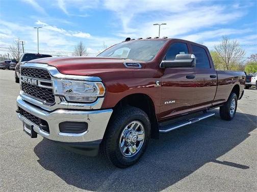 2021 RAM 3500 Tradesman Crew Cab 4x4 8 Box