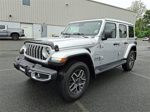 2024 Jeep Wrangler 4-Door Sahara 4x4