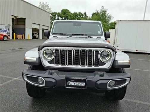 2024 Jeep Wrangler 4-Door Sahara 4x4