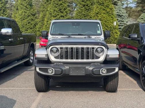 2024 Jeep Wrangler 4-Door Sahara 4x4