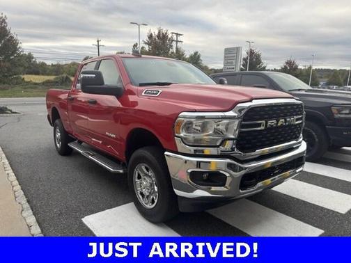 2024 RAM 2500 Big Horn Crew Cab 4x4 64' Box