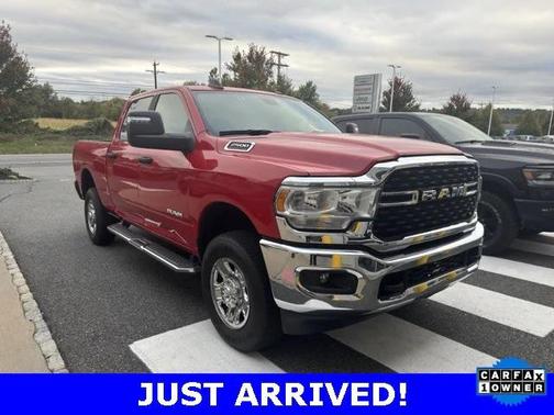 2024 RAM 2500 Big Horn Crew Cab 4x4 64' Box