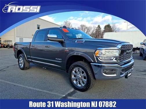 2019 RAM 3500 Limited Crew Cab 4x4 64' Box