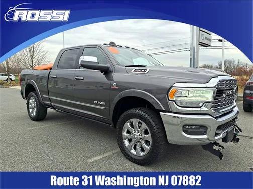 2019 RAM 3500 Limited Crew Cab 4x4 64' Box