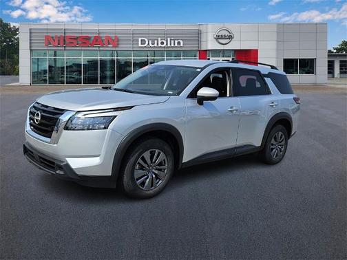 2024 Nissan Pathfinder SV