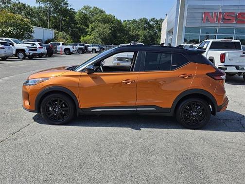 2024 Nissan Kicks SR