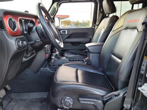 Photo 3 of 27 of 2020 Jeep Wrangler Unlimited Rubicon