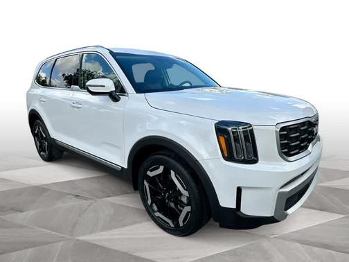 Glacial White Pearl 2024 Kia Telluride S