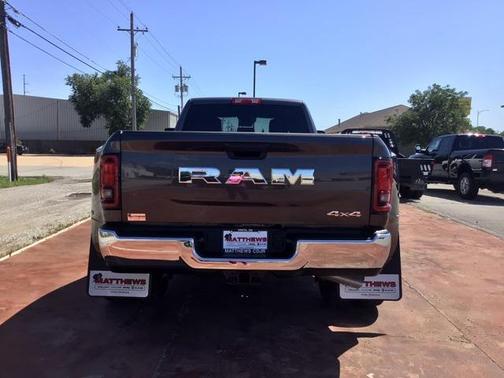 2025 RAM 3500 Tradesman Crew Cab 4x4 8' Box