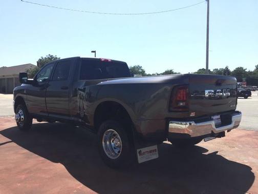 2025 RAM 3500 Tradesman Crew Cab 4x4 8' Box