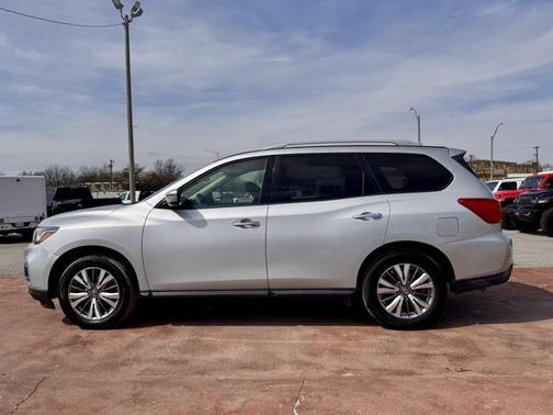 2020 Nissan Pathfinder SV 2WD