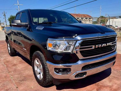 Diamond Black Crystal Pearlcoat 2021 RAM 1500 Big Horn/Lone Star