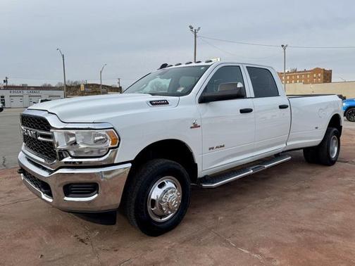 2022 RAM 3500 Tradesman Crew Cab 4x4 8' Box