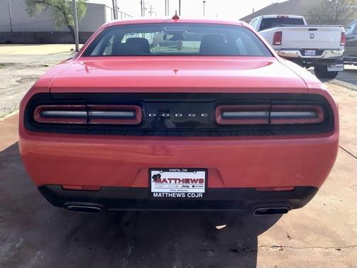 2015 Dodge Challenger SXT