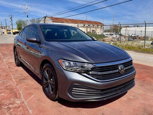 Grey 2024 Volkswagen Jetta 1.5T SE