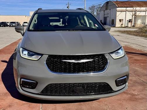 2021 Chrysler Pacifica Touring