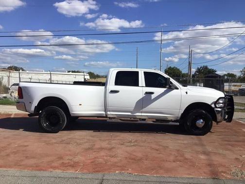 2018 RAM 3500 Tradesman Crew Cab 4x4 8' Box