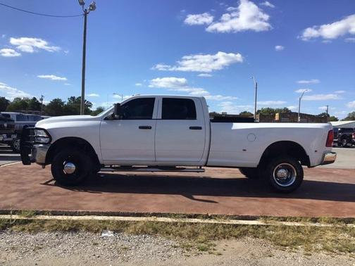 2018 RAM 3500 Tradesman Crew Cab 4x4 8' Box