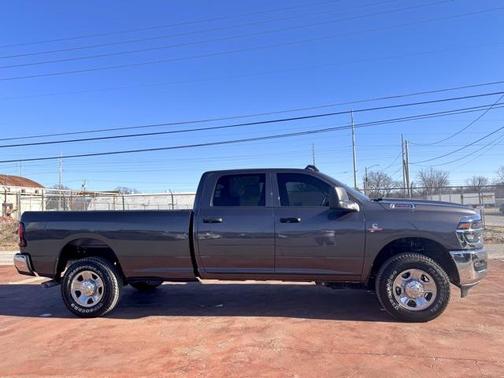 2025 RAM 2500 Tradesman Crew Cab 4x4 8' Box