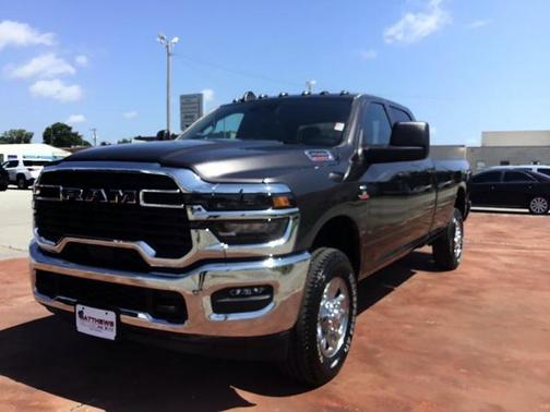2025 RAM 2500 Tradesman Crew Cab 4x4 8' Box