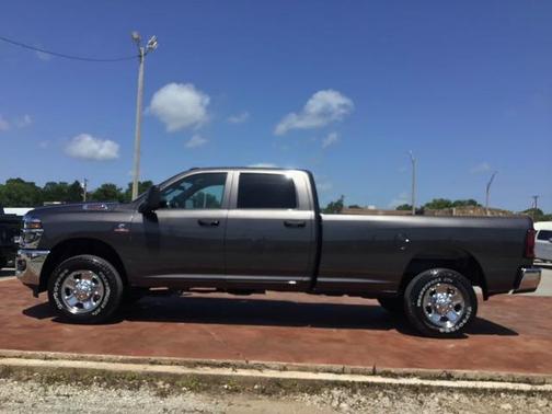 2025 RAM 2500 Tradesman Crew Cab 4x4 8' Box