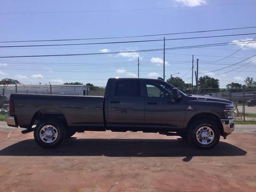 2025 RAM 2500 Tradesman Crew Cab 4x4 8' Box