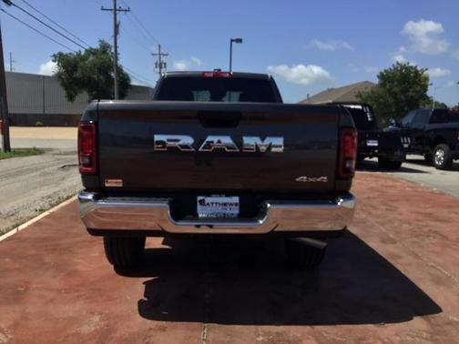 2025 RAM 2500 Tradesman Crew Cab 4x4 8' Box