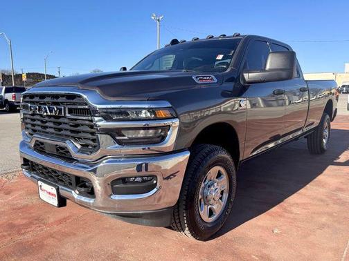 2025 RAM 2500 Tradesman Crew Cab 4x4 8' Box