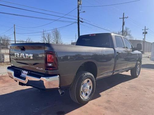 2025 RAM 2500 Tradesman Crew Cab 4x4 8' Box