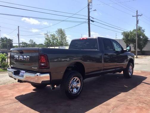 2025 RAM 2500 Tradesman Crew Cab 4x4 8' Box