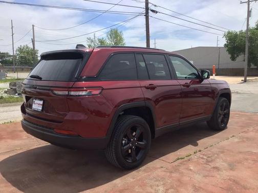 2025 Jeep Grand Cherokee Altitude