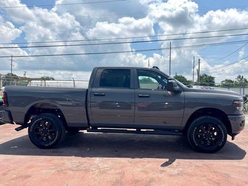 Ceramic Gray Clearcoat 2026 RAM 2500 Black Express Crew Cab 4x4 6'4' Box