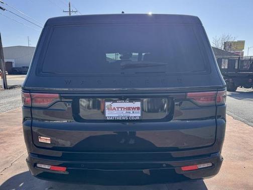 2023 Jeep Wagoneer Series II Carbide 4x4