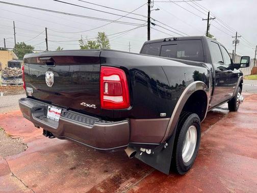 Diamond Black Crystal Pearlcoat 2024 RAM 3500 Longhorn