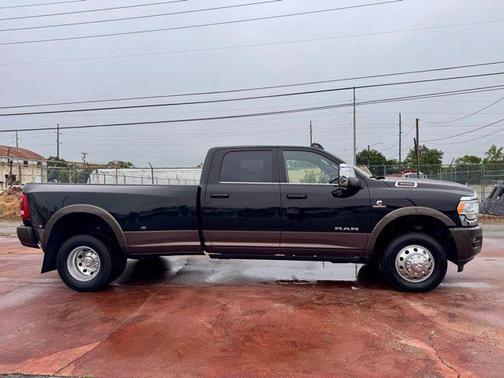 Diamond Black Crystal Pearlcoat 2024 RAM 3500 Longhorn