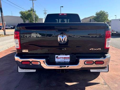 Diamond Black Crystal Pearlcoat 2021 RAM 3500 Tradesman Crew Cab 4x4 8' Box