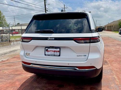 Bright White Clearcoat 2022 Jeep Grand Cherokee Limited
