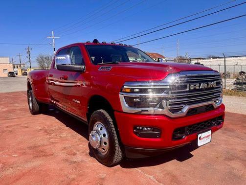 2026 RAM 3500 Laramie Crew Cab 4x4 8' Box