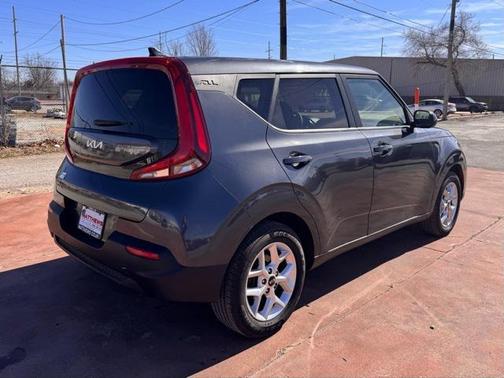 2022 Kia Soul LX